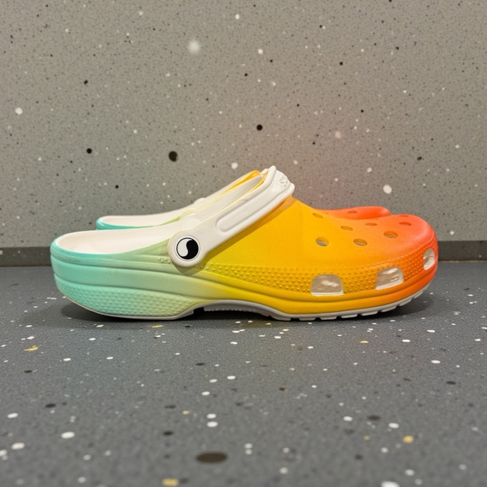 Crocs x Free & Easy Classic Clog • Gradient Sunset • w/ Jibbitz • Size (10M)